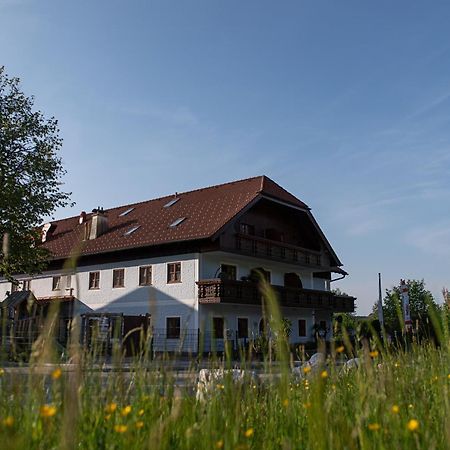 Landgasthof Spitzerwirt Sankt Georgen im Attergau Exterior photo