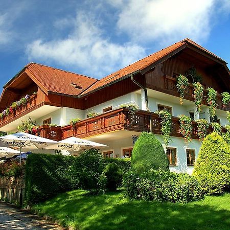 Landgasthof Spitzerwirt Hotel Sankt Georgen im Attergau Exterior photo